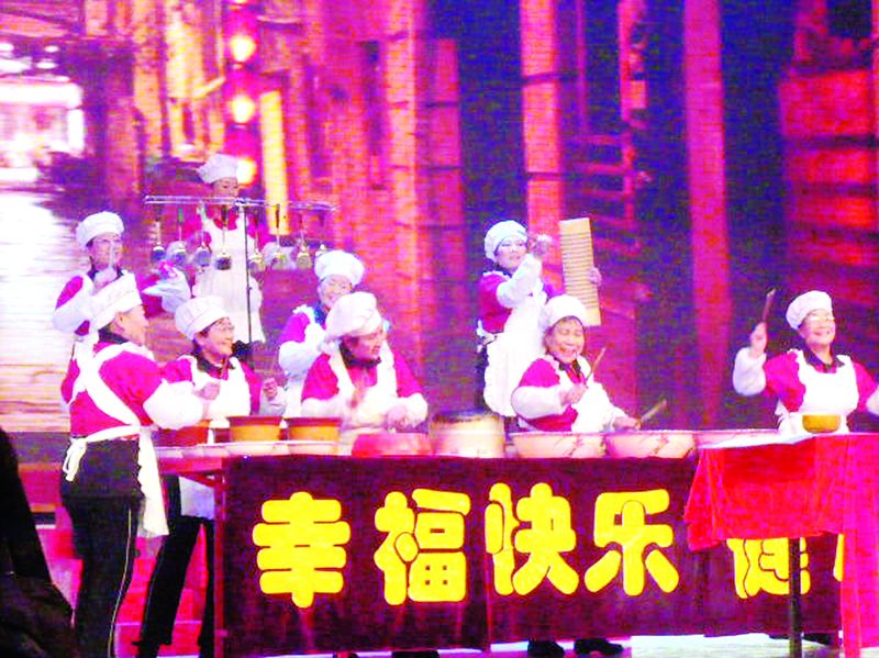幾年來，“快樂大媽”先后參加了山東電視臺《綜藝滿天星》、《鄉(xiāng)村季風(fēng)》、湖南電視臺《快樂大本營》、河南電視臺《創(chuàng)意時(shí)代》等欄目的節(jié)目錄制和演出，成為了炙手可熱的明星。