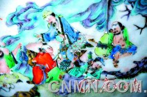 讀者提供的廣彩大碗圖片，小圖為細(xì)節(jié)