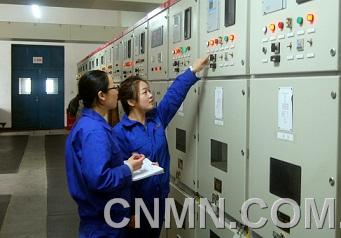 10KV配電室檢查設(shè)備運(yùn)行情況