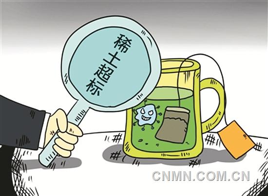 茶葉稀土標(biāo)準(zhǔn)或?qū)⑿薷? /></p>
<p> </p>
<p>　　近日，國(guó)家衛(wèi)計(jì)委食品司一行赴福建調(diào)研茶葉稀土標(biāo)準(zhǔn)修改案。茶葉稀土標(biāo)準(zhǔn)問(wèn)題，多年來(lái)給福建茶業(yè)造成極大傷害，致使福建茶人在創(chuàng)業(yè)中處處遭遇憋屈。據(jù)與會(huì)的茶界人士介紹，國(guó)家衛(wèi)計(jì)委表示，將根據(jù)基礎(chǔ)研究和風(fēng)險(xiǎn)評(píng)估結(jié)果，研究修訂稀土限量標(biāo)準(zhǔn)，不久后或?qū)⒊雠_(tái)新的稀土標(biāo)準(zhǔn)。<br />　　稀土標(biāo)準(zhǔn)是什么<br />　　據(jù)中國(guó)工程院院士、著名茶學(xué)專家陳宗懋介紹，稀土是原子序數(shù)從57-71的鑭系元素以及與鑭系元素性質(zhì)相似的釔、鈧，共17種元素，在自然界以氧化物或含氧酸鹽礦物形式存在。中國(guó)是稀土資源大國(guó)，占世界稀土資源41.36％。植物體內(nèi)稀土元素受土壤、氣候與物種等多方面影響?；◢弾r與片巖風(fēng)化形成的土壤中山核桃稀土含量2300mg/kg，普通土壤則為3mg/kg。茶樹(shù)對(duì)釔吸收較多，對(duì)鈰吸收較少。茶樹(shù)的不同位置，對(duì)稀土的吸收量也不同，一般來(lái)說(shuō)，根＞莖＞老葉＞成熟葉＞葉柄＞芽頭，所以，以成熟葉和老葉為原料做成的茶葉，其稀土含量一般容易高于以芽頭做成的茶葉。<br />　　2005年我國(guó)衛(wèi)生部GB2762-2005《食品中污染物限量》，茶葉稀土標(biāo)準(zhǔn)為2mg/kg；2013年6月GB2762-2012正式實(shí)施，為審慎處置稀土限量問(wèn)題，經(jīng)審議，暫不取消現(xiàn)行標(biāo)準(zhǔn)中稀土限量指標(biāo)。此后，國(guó)內(nèi)不少產(chǎn)茶區(qū)出現(xiàn)茶葉稀土超標(biāo)的嚴(yán)重現(xiàn)象，茶界多方呼吁。<br />　　稀土對(duì)人體影響有限<br />　　那么，稀土對(duì)人體的影響到底怎么樣呢？陳宗懋認(rèn)為，適量攝入稀土元素有益健康，稀土具有抗凝血、抗腫瘤、抗動(dòng)脈硬化、消炎殺菌、治療燒傷等作用；而如果過(guò)量攝食稀土元素，則會(huì)損害大腦、加重肝腎負(fù)擔(dān)、損害免疫功能、影響女性生殖功能、損害心臟功能，引起血液成分變化、輻射及引發(fā)多種急性中毒現(xiàn)象等。盡管稀土有好壞兩方面作用，但國(guó)際食品法典委員會(huì)CAC、澳大利亞、新西蘭、日本、美國(guó)和我國(guó)臺(tái)灣地區(qū)都未規(guī)定食品中稀土元素管理要求。<br />　　陳宗懋曾進(jìn)行了專門的實(shí)驗(yàn)。他說(shuō)，每天每人最大飲茶量13克，茶葉中稀土最大含量13.8mg/kg，浸出率按烏龍茶泡茶時(shí)的最大浸出率62%，那么，人一天通過(guò)飲茶而攝入的稀土量最大值為128.34微克，僅占每天允許攝入量的0.84%—2.25%。按照WHO的規(guī)定，凡攝入量低于規(guī)定值的5%以下，對(duì)該化合物的評(píng)價(jià)為安全的。<br />　　稀土標(biāo)準(zhǔn)或?qū)⒏淖?br />　　這些年，國(guó)內(nèi)專家對(duì)稀土標(biāo)準(zhǔn)的存與廢以及什么樣的標(biāo)準(zhǔn)比較合理的爭(zhēng)議就一直沒(méi)有停止過(guò)。<br />　　近日，國(guó)家衛(wèi)計(jì)委食品司一行赴福建調(diào)研茶葉稀土標(biāo)準(zhǔn)修改案。在福州和安溪，調(diào)研會(huì)上，有關(guān)專家和茶企慷慨陳詞，認(rèn)為茶葉稀土標(biāo)準(zhǔn)的不合理，給茶企帶來(lái)極大傷害。<br />　　關(guān)于茶葉中稀土等污染物限量問(wèn)題，國(guó)家衛(wèi)計(jì)委表示，2013年，已委托國(guó)家食品安全風(fēng)險(xiǎn)評(píng)估中心開(kāi)展稀土相關(guān)研究工作。目前已經(jīng)完成了部分工作，下一步將繼續(xù)深入研究。國(guó)家衛(wèi)計(jì)委將根據(jù)基礎(chǔ)研究和風(fēng)險(xiǎn)評(píng)估結(jié)果，研究修訂稀土限量標(biāo)準(zhǔn)。</p> </div>
                    <p class=