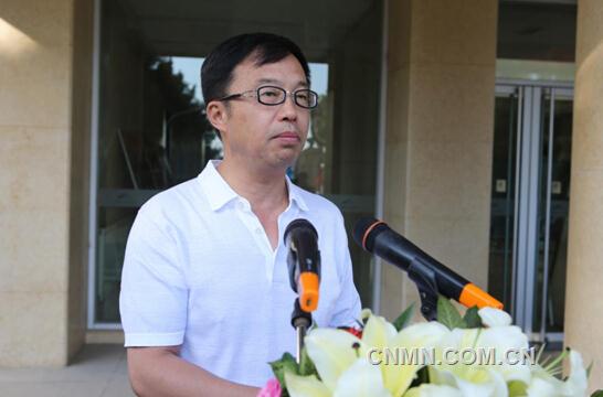 圖為金川集團(tuán)股份有限公司黨委常委、紀(jì)委書記鮑京躍致歡迎辭