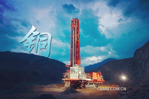 著名企業(yè)家馬云曾經(jīng)說過，今天很殘酷，明天或許更殘酷，但后天會(huì)很美好。這一表述十分契合當(dāng)前情勢(shì)下的銅產(chǎn)業(yè)。銅行業(yè)企業(yè)的當(dāng)務(wù)之急就是要致力打造“命運(yùn)共同體”，堅(jiān)定信心、抱團(tuán)取暖，只有通過全產(chǎn)業(yè)鏈的協(xié)作共贏，銅產(chǎn)業(yè)才能在低迷周期中盡可能多地保存實(shí)力，才能在接下來的景氣周期中更好地應(yīng)對(duì)挑戰(zhàn)。其次，要著力通過科技創(chuàng)新、提質(zhì)增效等手段進(jìn)一步加快轉(zhuǎn)變傳統(tǒng)落后發(fā)展方式，優(yōu)化升級(jí)有色金屬產(chǎn)品結(jié)構(gòu)和體系，順應(yīng)時(shí)代和環(huán)境要求，踐行綠色發(fā)展理念，共同打造全球有色金屬行業(yè)“綠色生態(tài)圈”。再次，要以“自動(dòng)化、信息化、智能化”為發(fā)展重點(diǎn)，進(jìn)一步加大“智能礦山”“智能冶煉”“智能企業(yè)”的建設(shè)力度，致力實(shí)現(xiàn)銅產(chǎn)業(yè)行業(yè)管理水平和市場(chǎng)競(jìng)爭(zhēng)力的跨越式提升。