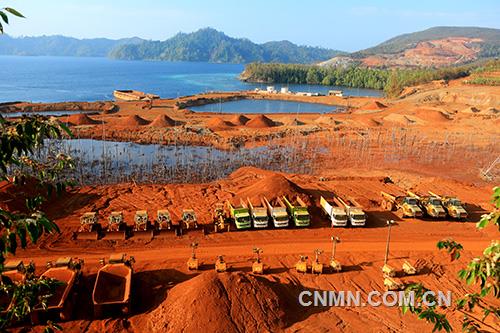 陳輝是一名工程測量師，2016年11月到印度尼西亞奧比島，擔起印尼金川紅土鎳礦項目的測量任務(wù)。該項目是“一帶一路”國際產(chǎn)能合作重點項目，也是陳輝所屬單位金川集團在印尼的首個項目。